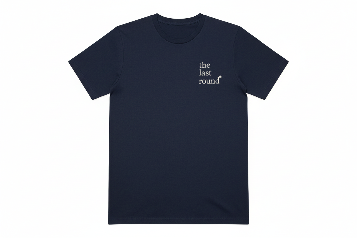 Camiseta azul marino The Last Round con bordado plateado brillante